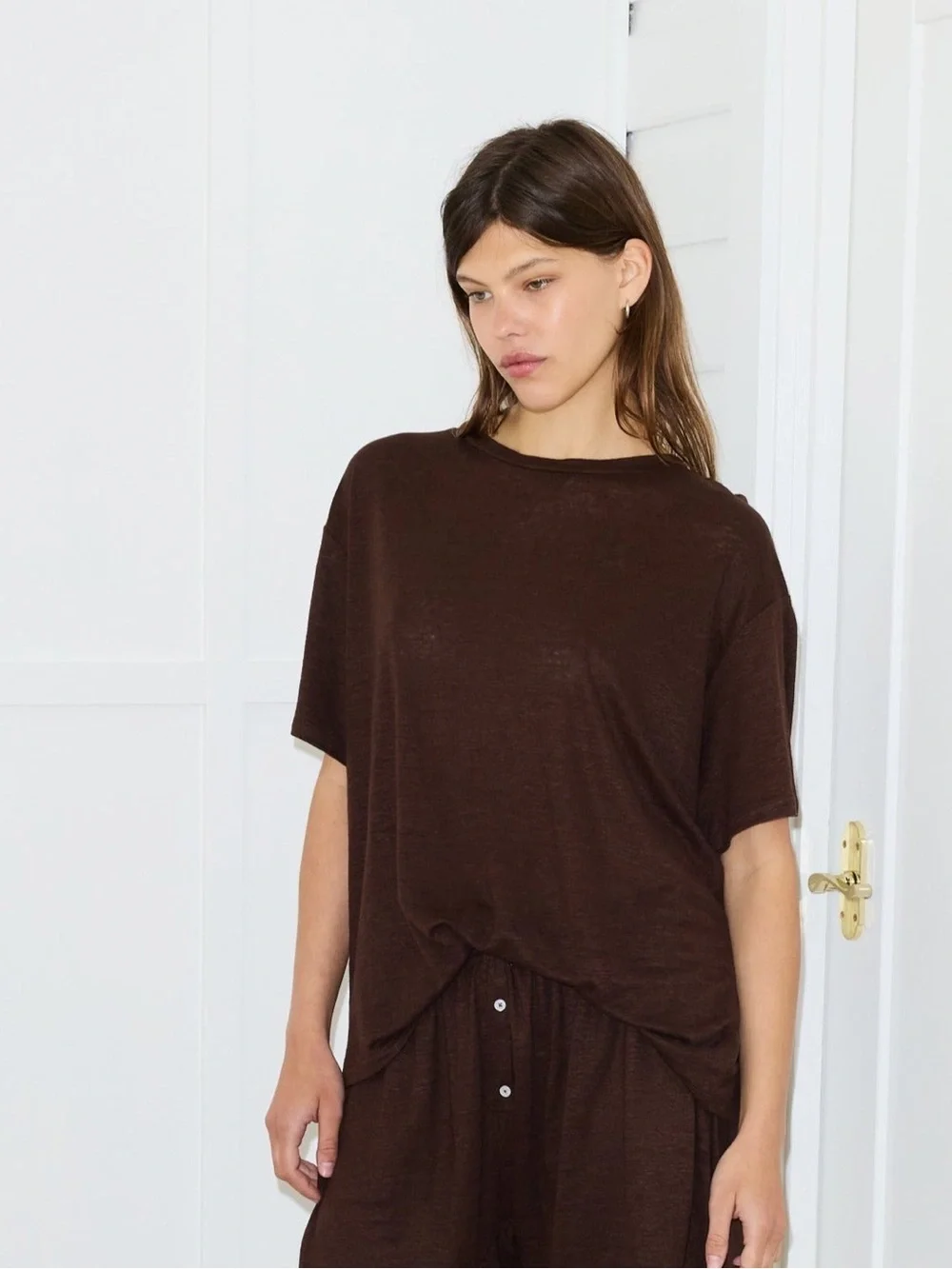 Women's Deiji Studios Short Sleeve Linen Crewneck Tee in Dark Brown - Picture 4 of 6